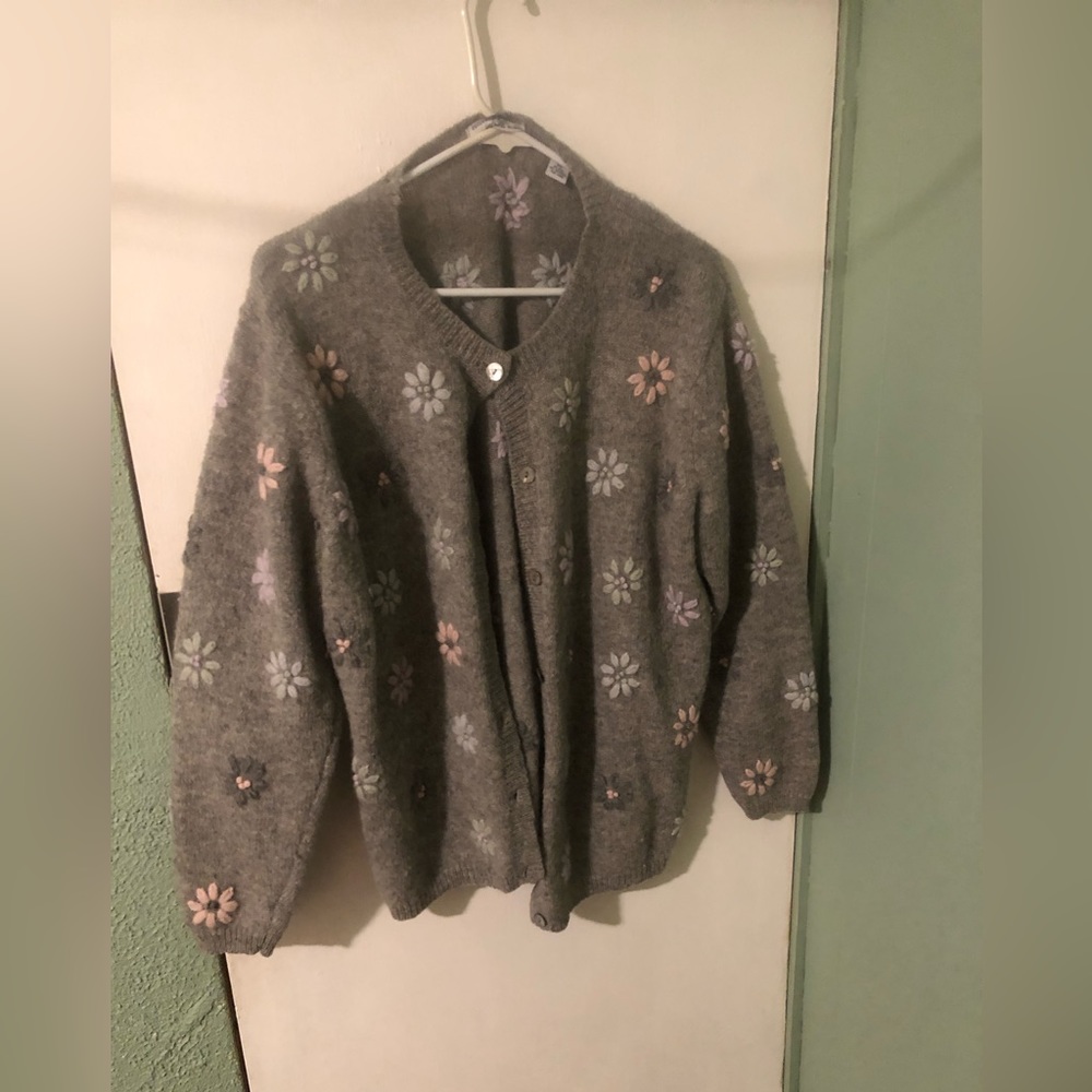 Vintage size 2x grey and pastel floral sweater